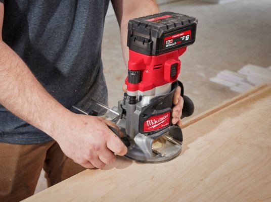 Overfræser 18 V. 12 mm. Milwaukee