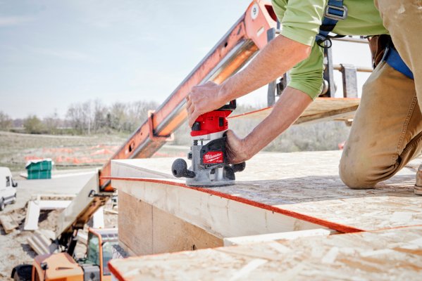 Overfræser 18 V. 12 mm. Milwaukee