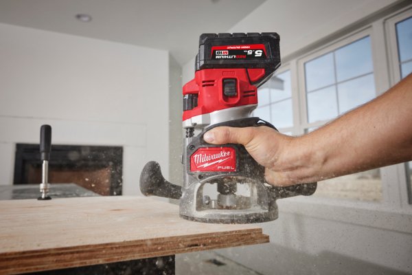 Overfræser 18 V. 12 mm. Milwaukee